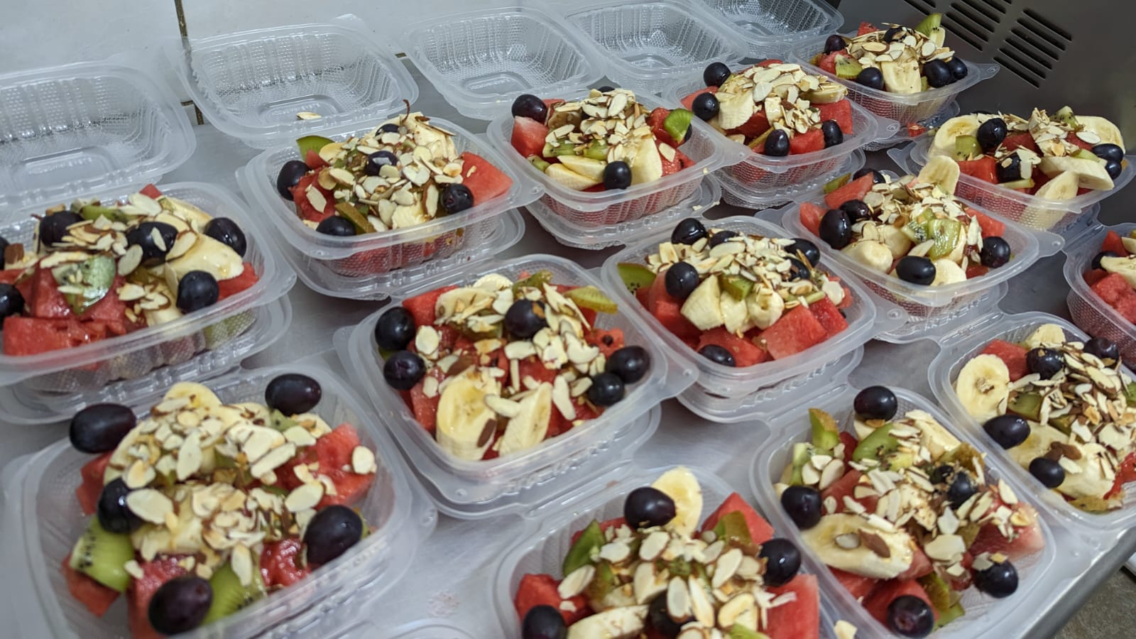 Fresh fruit cups for catering